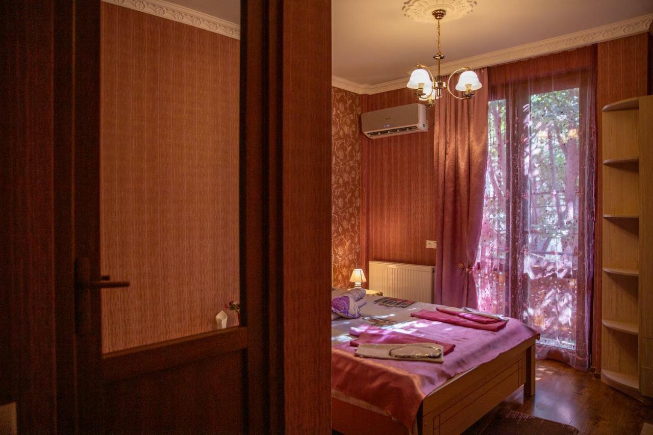 Family Hotel Parajanov Tbilisi Exterior photo